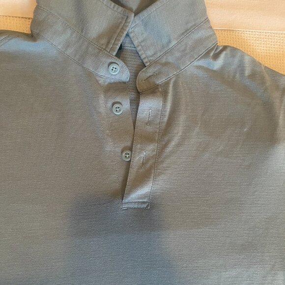Lululemon Polo Shirt Sz Small Gray Light Blue Short Sleeve Tech Light Shirt - Picture 4 of 7